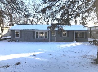 4668 W Hilltop Dr, Kankakee, IL 60901