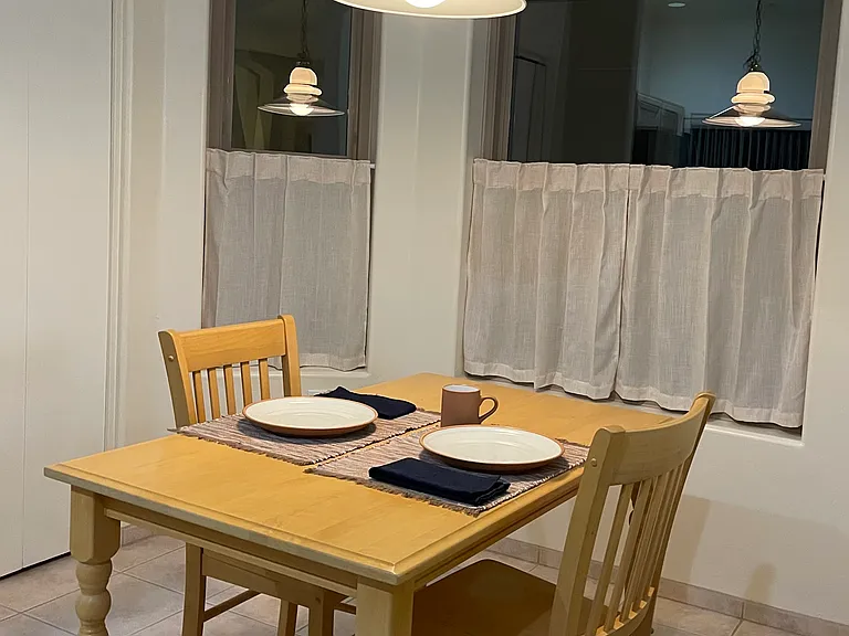 Kitchen breakfast area
