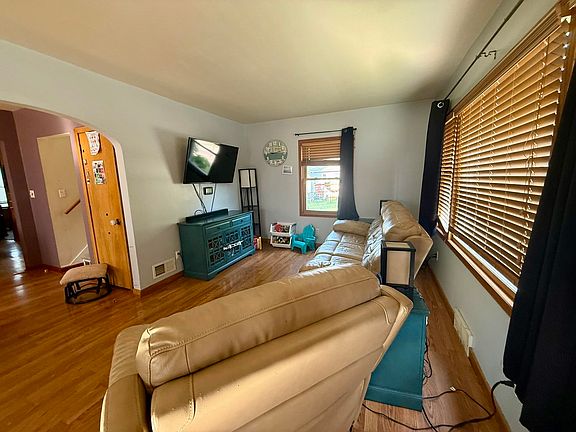4th image of 310 W Council St