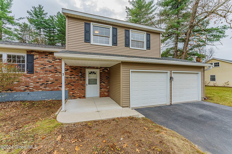 4th image of 7 Van Tassel Lane