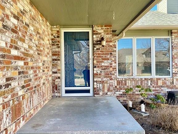 3rd image of 3301 Primrose St