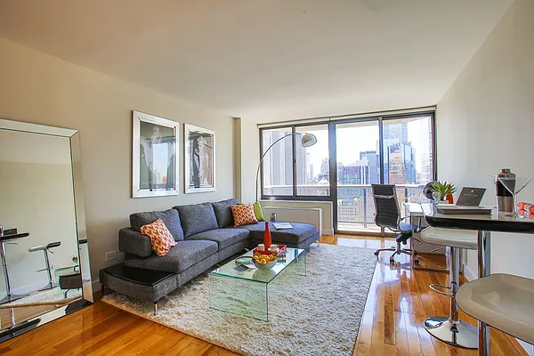 Rented by Stonehenge NYC LLC | media 78