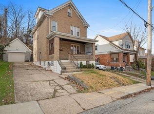 8 Elizabeth St, Mount Oliver, PA 15210