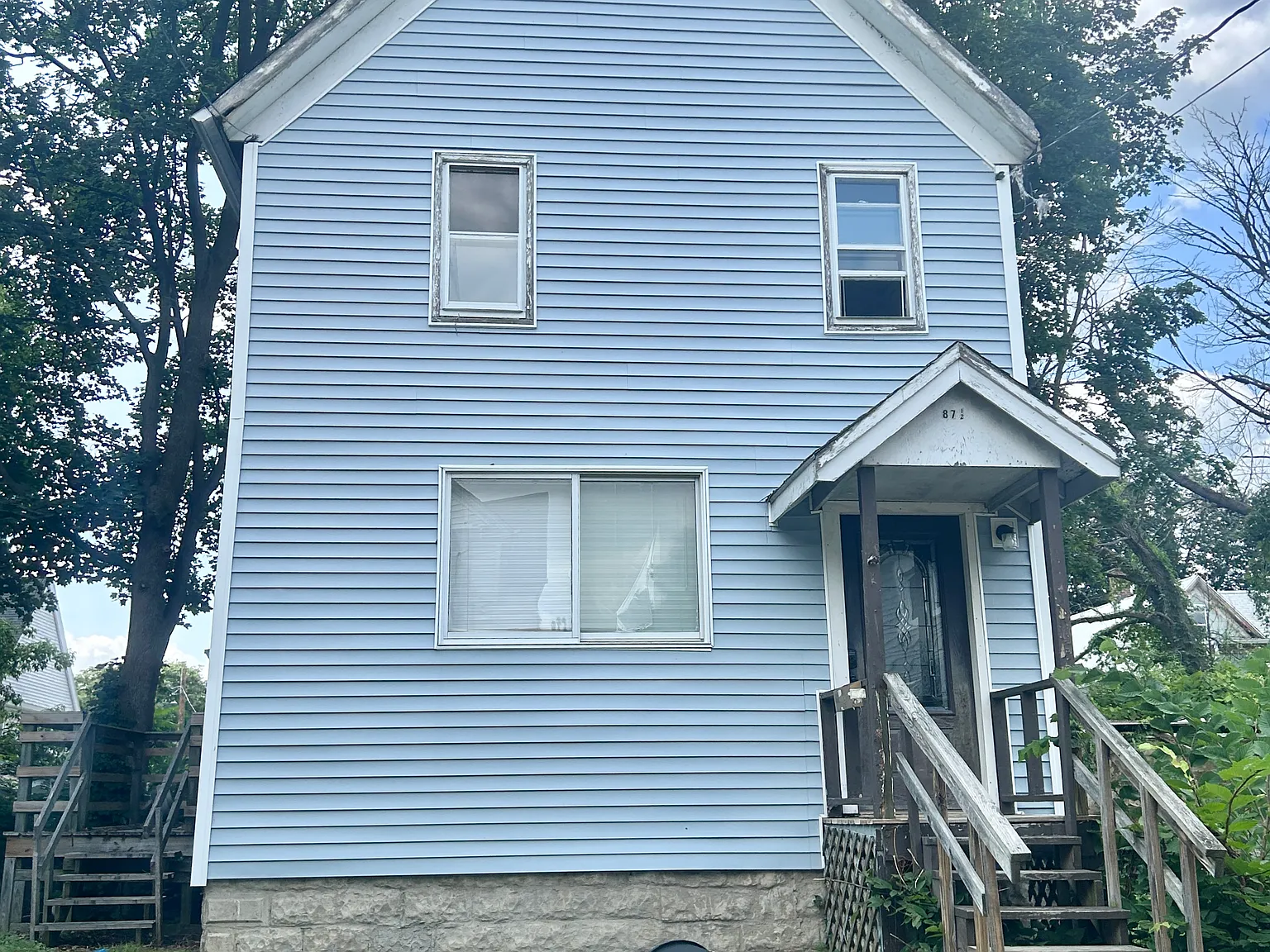 2 bed, 1000 sqft, $1,690 — Photo 1