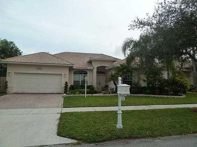 1st image of 16446 Mariposa Cir N