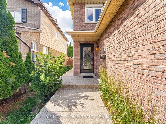 4th image of 7013 Hickling Cres