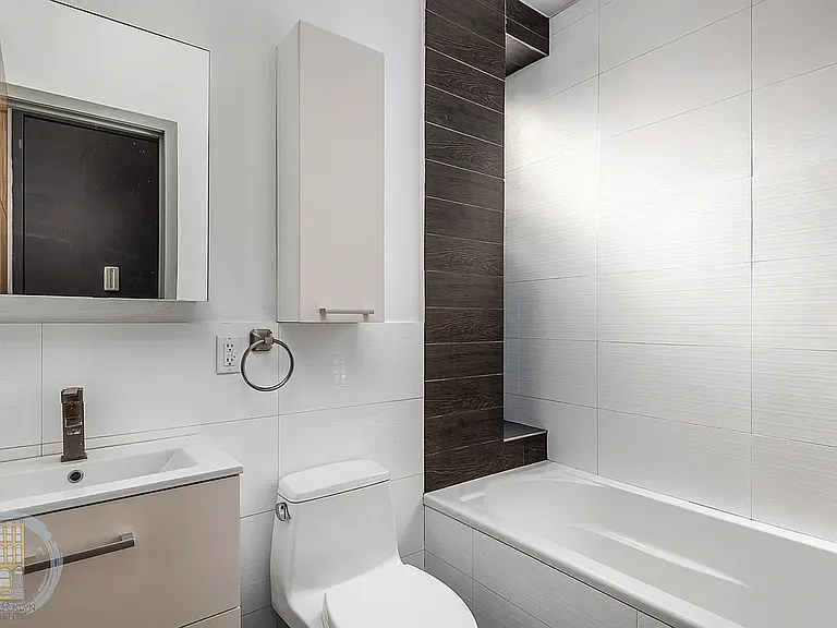 100 Edgecombe Ave #2R — Photo 8