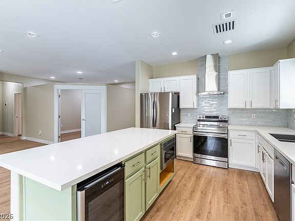 4th image of 2831 Goldcreek St