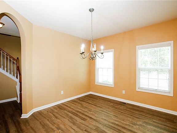 3rd image of 2443 Suwanee Pointe Dr