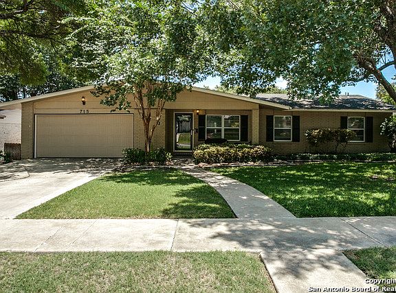 5th image of 715 Larkwood Dr