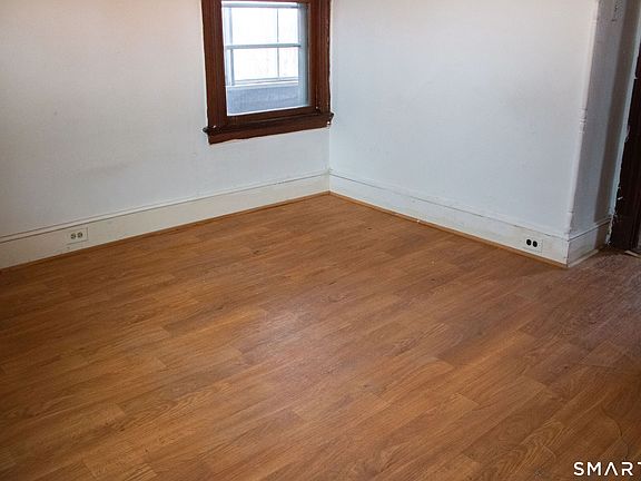 5th image of 405 Wilson St APT 3