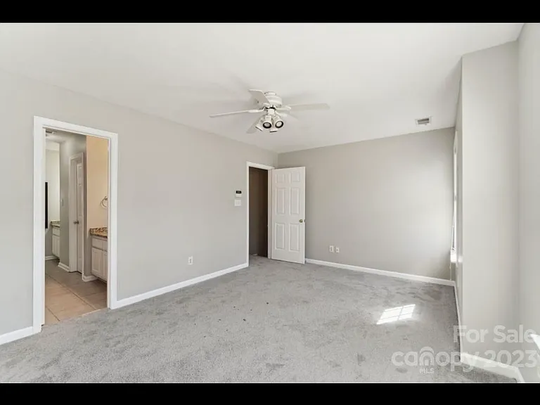 7811 Lennoxshire Ln — Photo 9