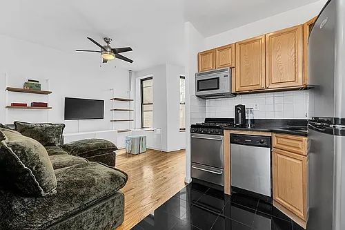 181 Thompson St #16 Photo 1