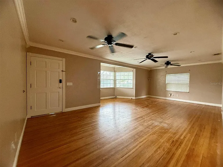 702 Avenue H NE #702 — Photo 4