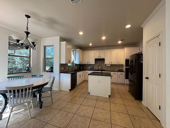 4th image of 305 Aspen Cv