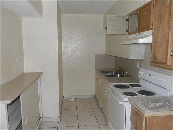 4th image of 16430 NW 18th Ave