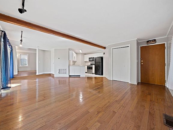 5th image of 20 Jasper Ln Unit 20
