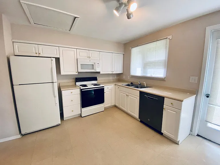 Kitchen 2_06162023