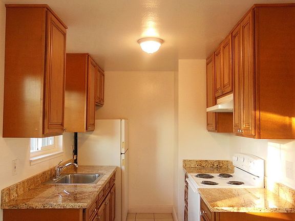 2nd image of 619 Stambaugh St APT 2