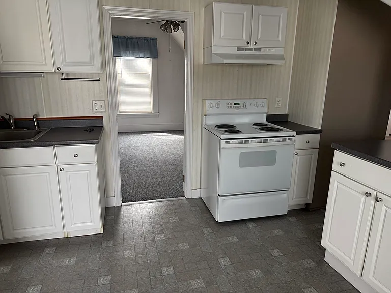 316 Douglas St #3 — Photo 7