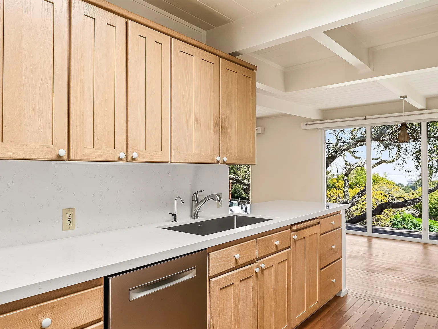3 bed, 2.5 bath, 2577 sqft, $5,000 — Photo 4