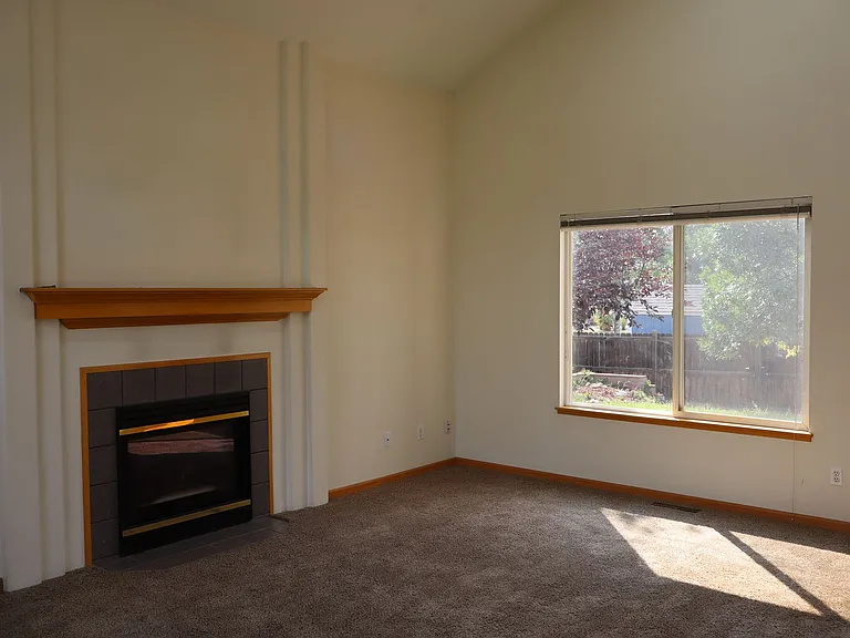 625 Brewer Dr — Photo 4