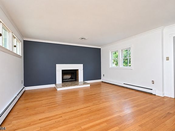 3rd image of 2 Melba Dr