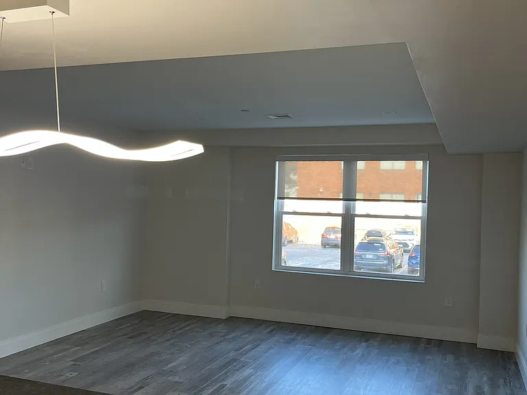 316 Shrewsbury St #4W — Photo 8