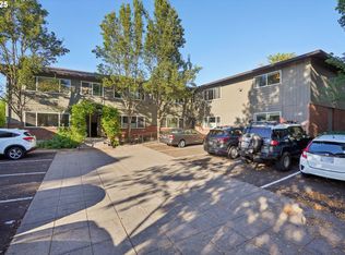 2301 SE Caruthers St APT 10, Portland, OR 97214