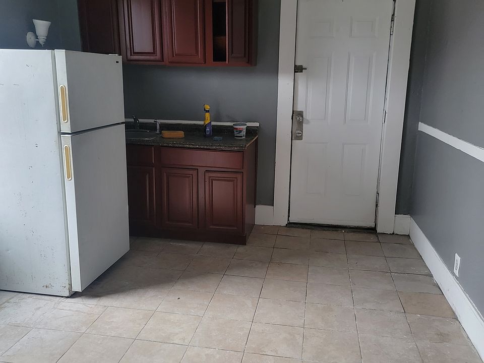 1st image of 292 W Main St #14