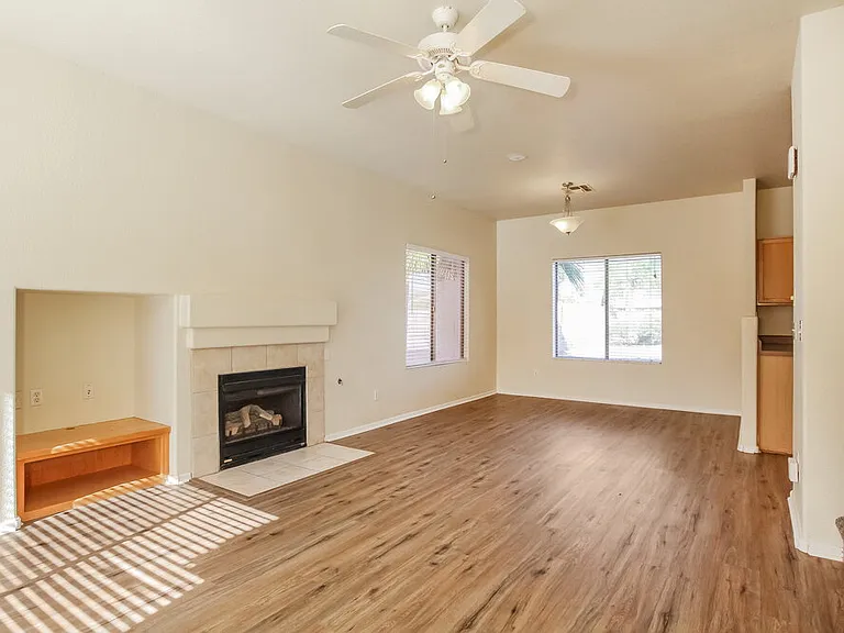16236 W Lilac St — Photo 4