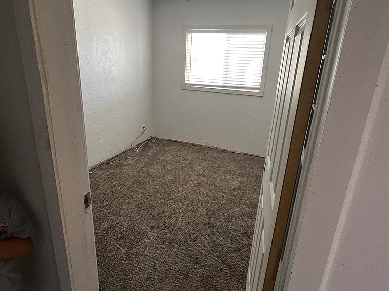 1030 Joy Ln — Photo 10