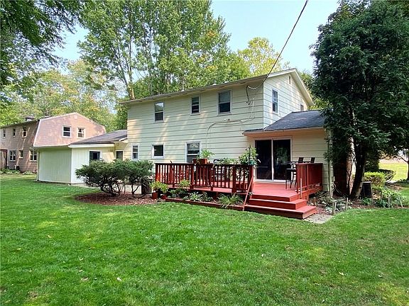 3rd image of 11 Brookside Dr