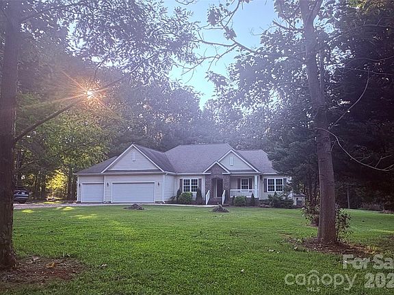 2nd image of 449 Potter Rd