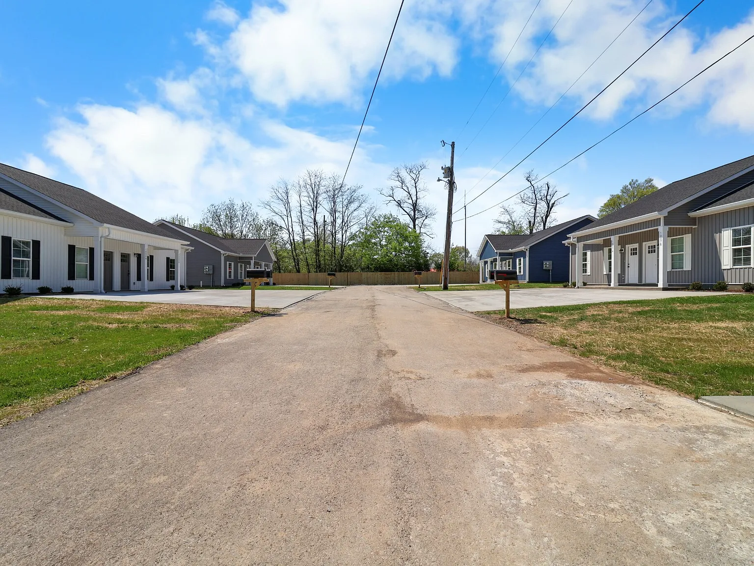 1003 Oak St — Photo 3