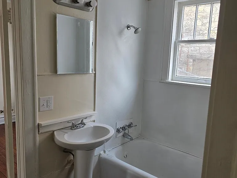 241 S Heber St — Photo 11