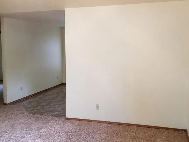 2599 N Fox Hill Rd — Photo 5