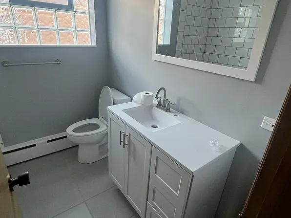 5847 W Higgins Ave APT 2, Chicago, IL 60630