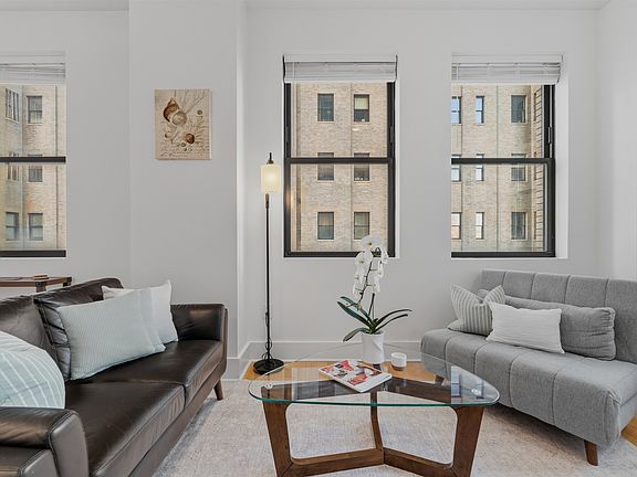 4th image of 4 Beacon Way APT 914