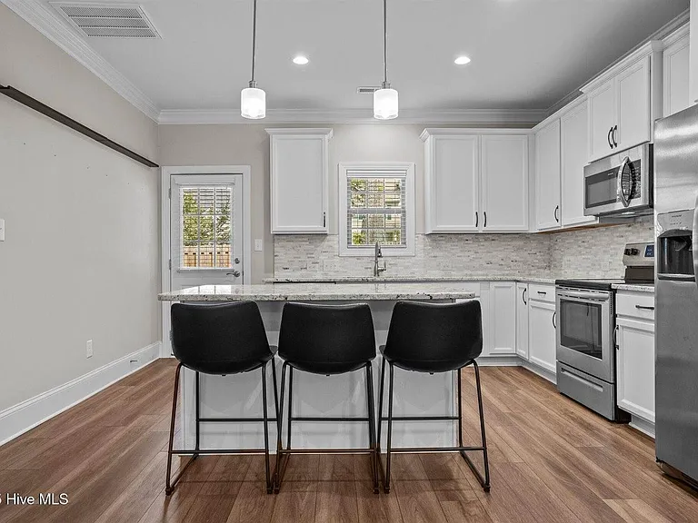 127 Lark Dr — Photo 15