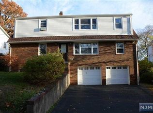 50 Lakeshore Dr, Prospect Park, NJ