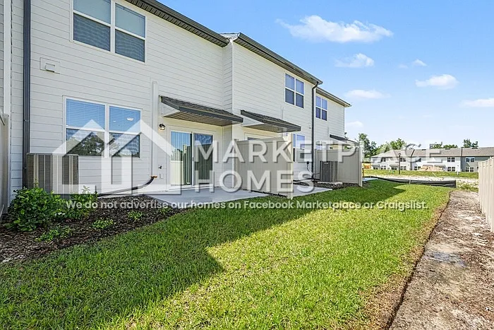 11916 Sylvia St — Photo 26