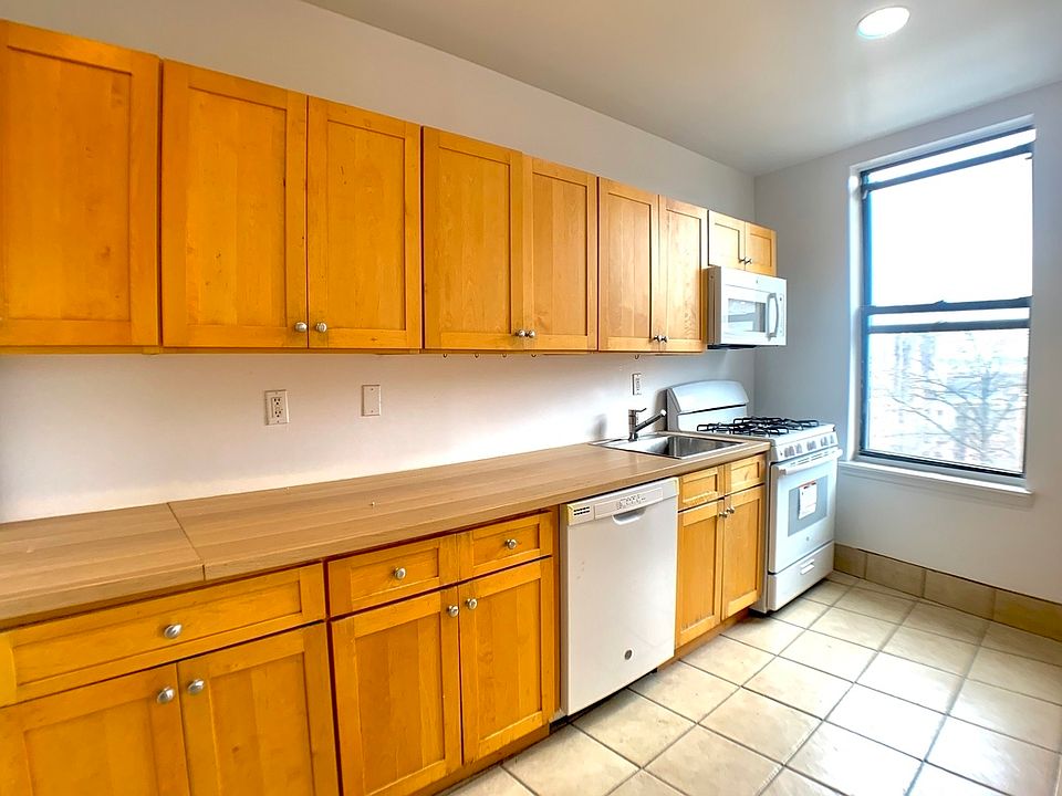 1st image of 545 Edgecombe Ave APT 4B
