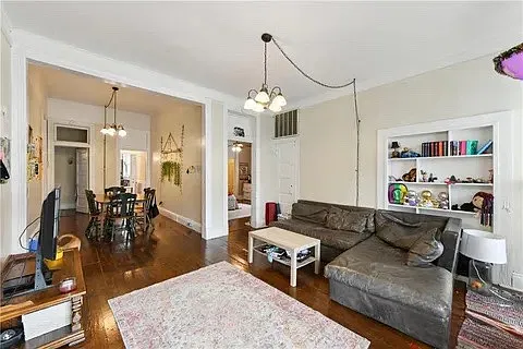 2236 Jefferson Ave — Photo 2