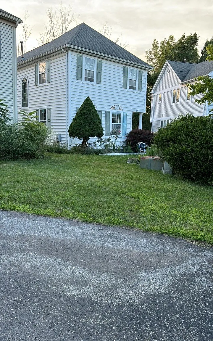 3 bed, 1.5 bath, 1322 sqft, $2,600 — Photo 1