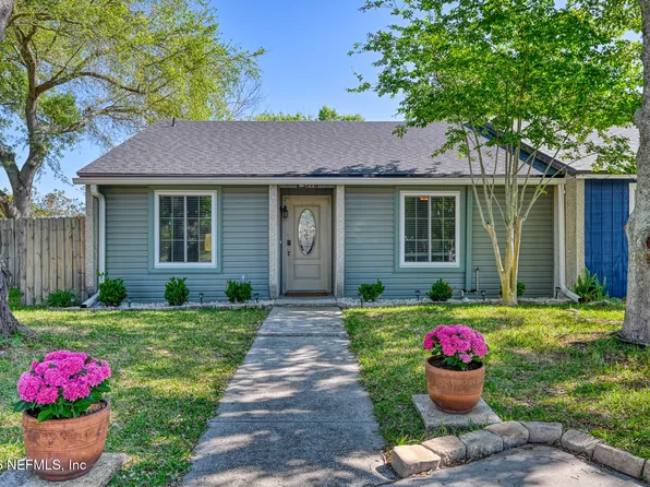 582 AQUATIC Drive, Atlantic Beach, FL 32233