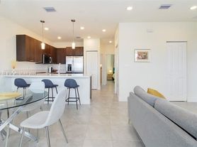 10300 NW 66th St