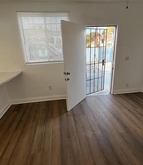 3958 S Normandie Ave #C — Photo 8