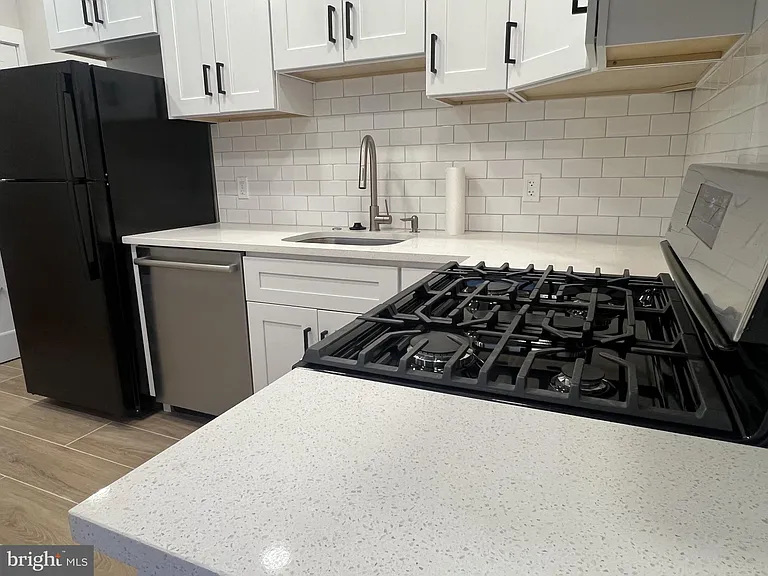 3051 Cedar St — Photo 12