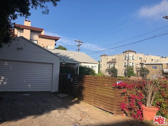 3rd image of 3484 S Bentley Ave